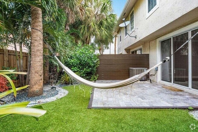 Building Photo - 350 SW 8th St Rental