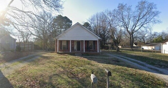 Building Photo - 206 7th Ave