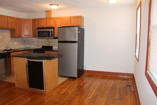 Photo - 634 N Monroe St Unidad 2