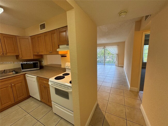 Photo - 5201 Geneva Ct Unit 308
