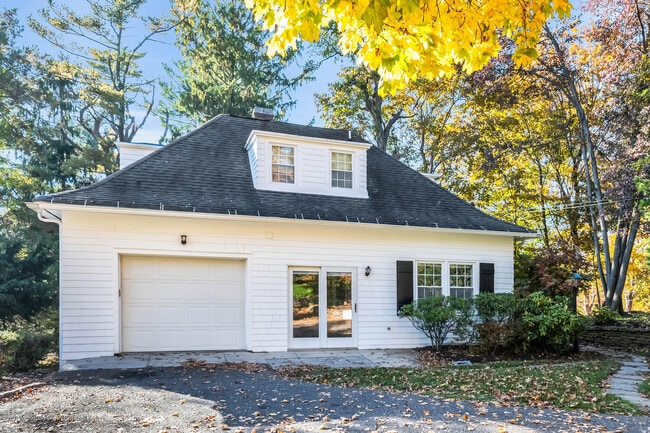 Photo - 800 Navesink River Rd