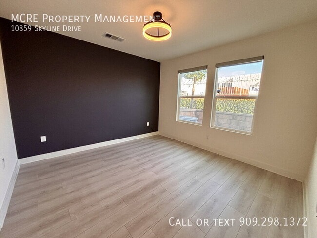 Photo - 10859 Skyline Dr