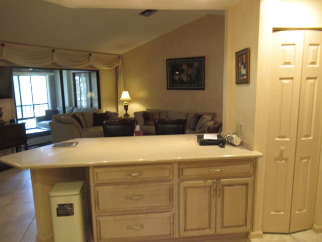 Photo - 4 Lexington Ln E Unit F