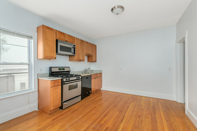 Photo - 101 Summer St Apartments Unit 3