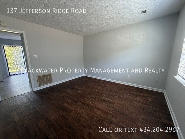 Photo - 137 Jefferson Ridge Rd