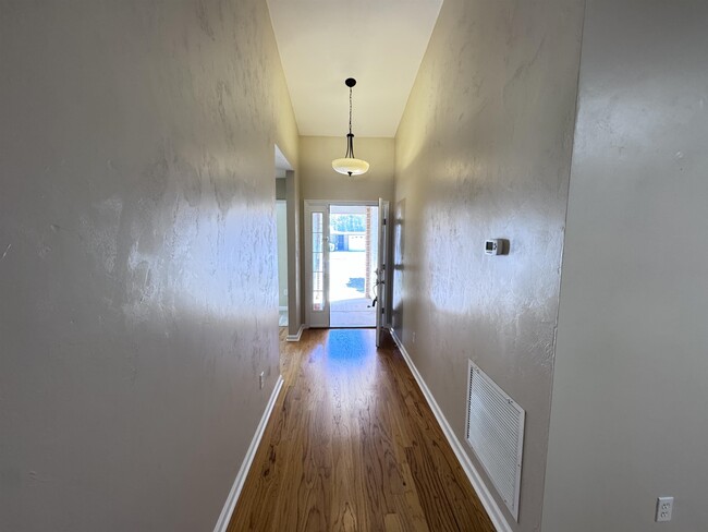 Photo - 1125 Mosswood Chase