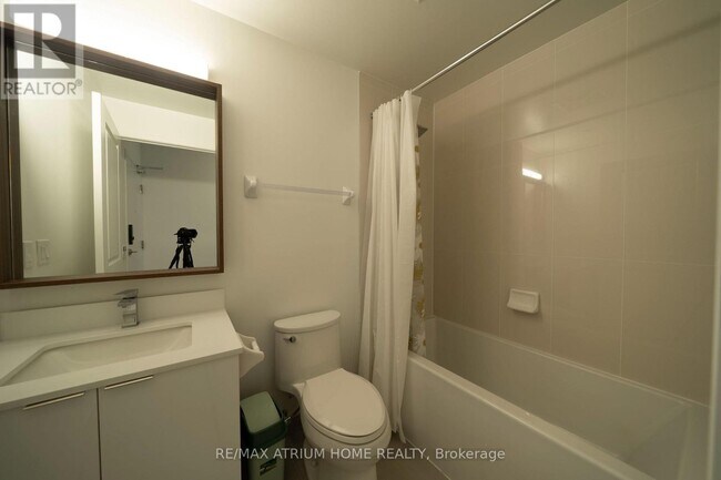 Photo - 543 Richmond St W Unit 725
