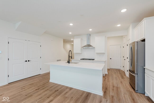 Photo - 7337 Shroyer Wy