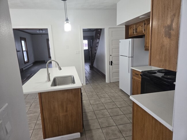 Photo - 146 William St Unit 146