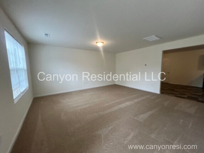 Photo - 505 Kelly Rd