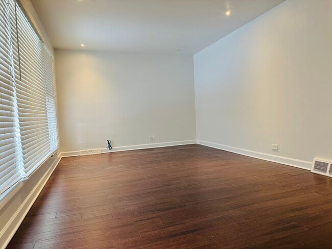 Photo - 4531 S Lawler Ave