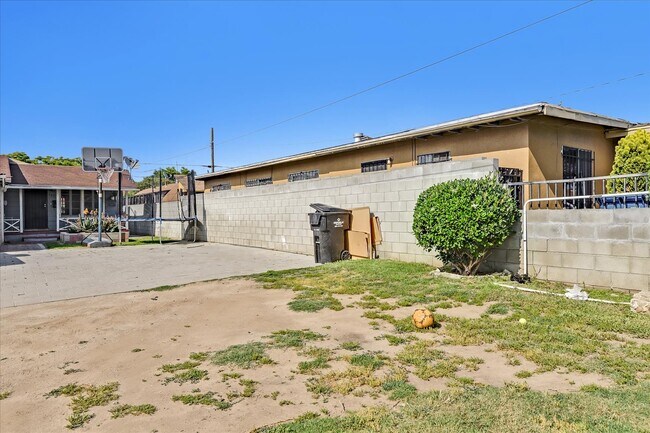 3207 W 112th St Unit 3207 W 112th St B
