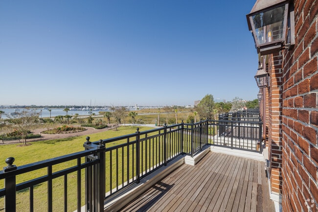 3BR, 2.5BA - Townhome - 3,488SF - Balcony