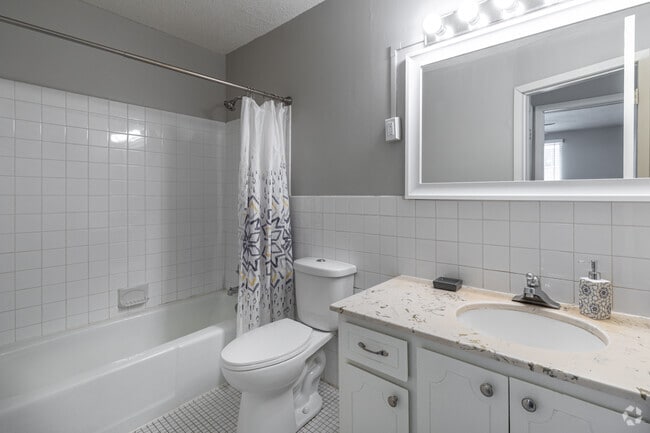 2 habitaciones, 1 baño - 926 pies cuadrados - Baño