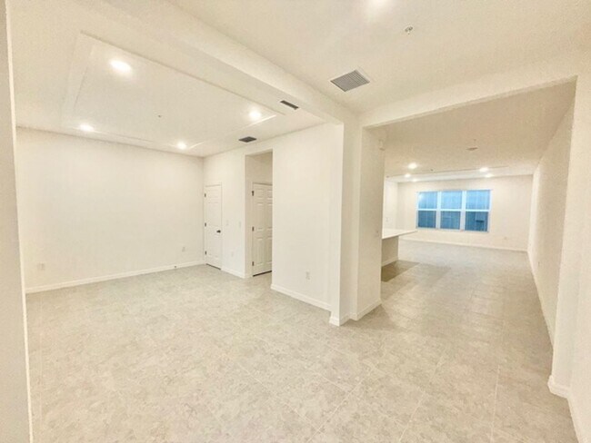 Photo - Apopka - 3 Bedroom, 2.5 Bathroom - $2,595.00