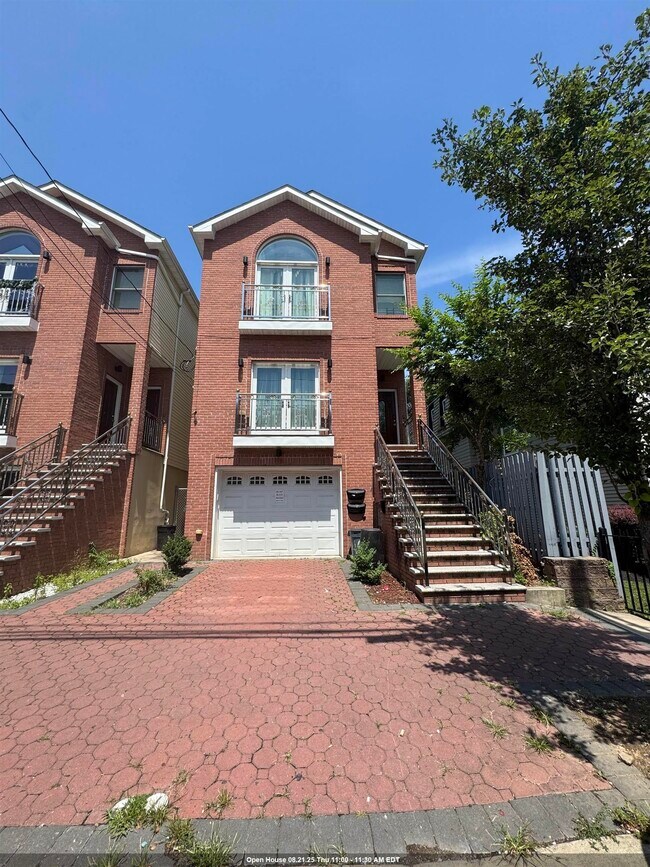 Building Photo - 58 Bostwick Ave Unit 1 Rental
