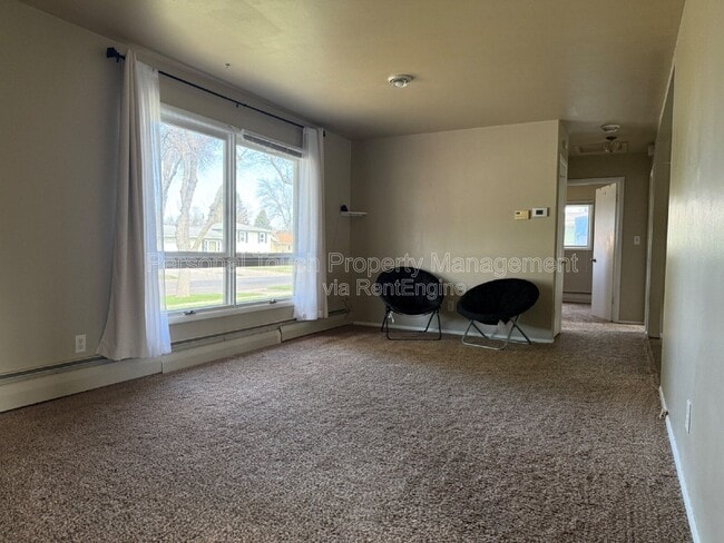 Photo - 3117 8th St N