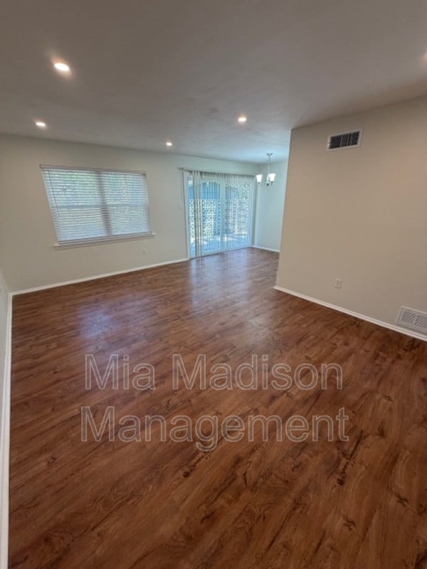 Photo - 112 Jacquelyn Dr