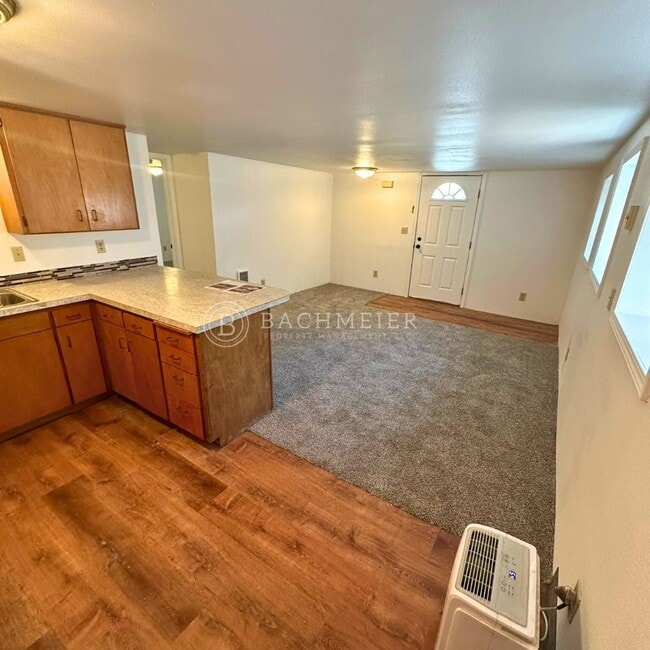 Building Photo - 9th St Duplex Unit 119 1/2 SE 9th St Rental