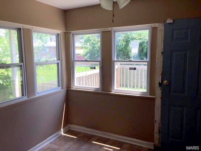Photo - New Renovation!!!2 bedroom bungalow, deck, huge yard, Hancock schools