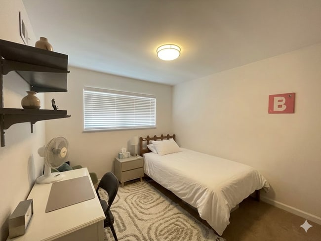 1351 Oakwood Ct