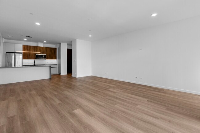 Photo - 204 S Leavitt St Unit 201