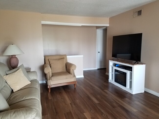 Photo - 113 Seahorse Dr SE Unit A