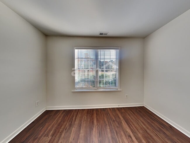 Photo - 109 Johnson St