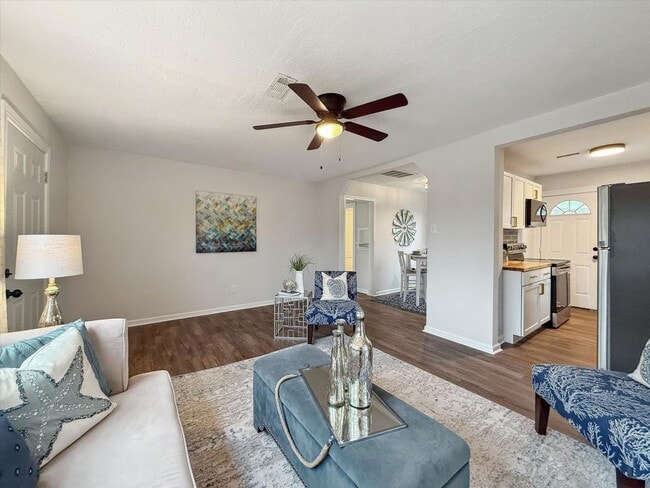 Photo - Renovated home in Heart of Hampton Roads