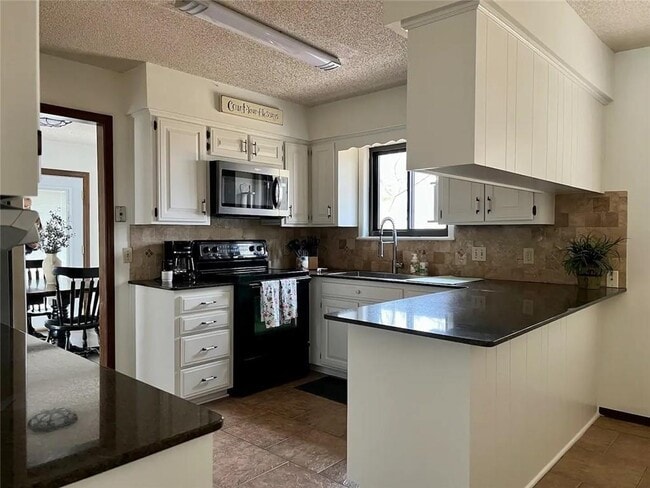 Photo - 14 London Dr