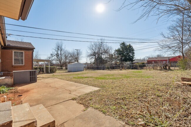 Photo - 1412 NE 38th St