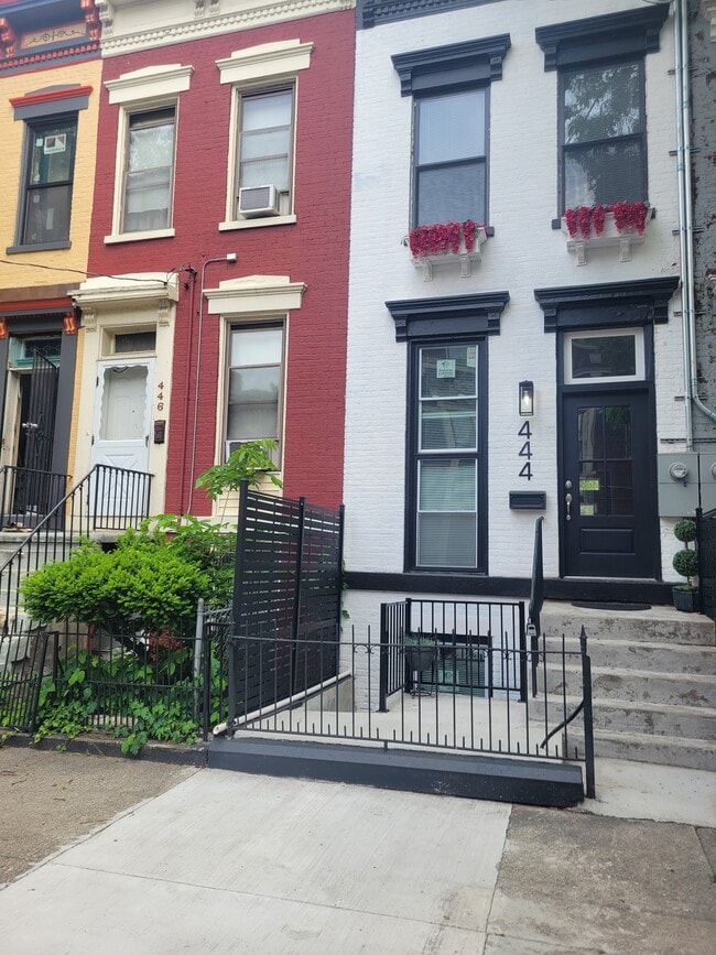Photo - 444 Dayton St