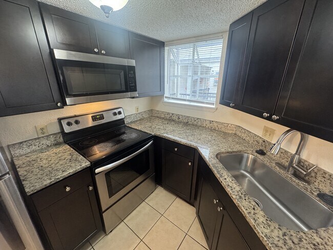 Photo - 1972 Lake Atriums Cir