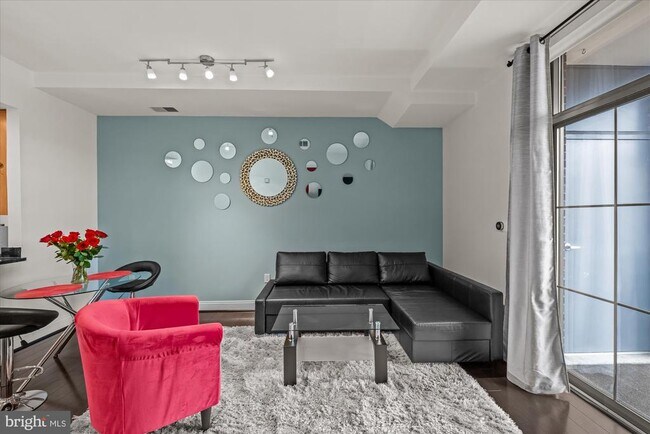 Photo - 1111 Oronoco St Unit 532