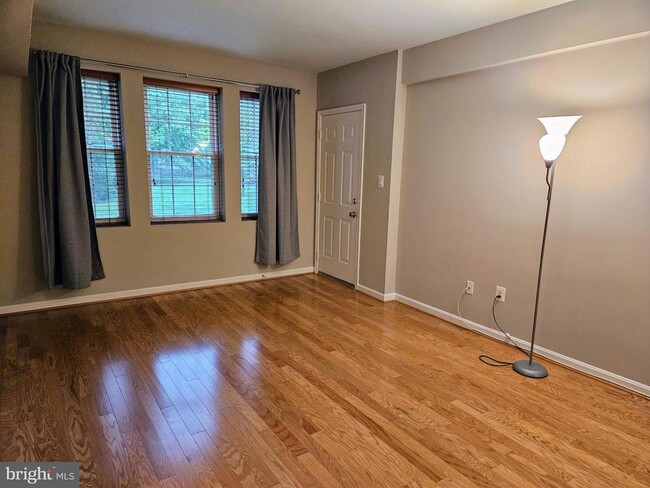 Photo - 1735 N Troy St Unit 8-413