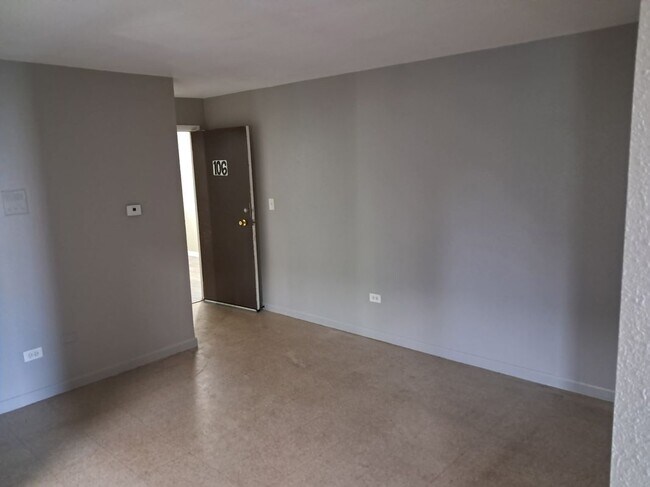 Photo - 1600 Clinton St