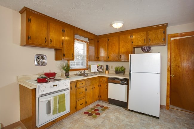 Kitchen - Willowbrook Apartments