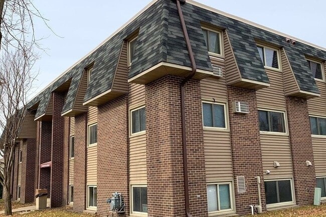 Crestwood Apartments - Crestwood Apartments