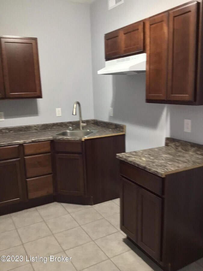 Photo - 952 S Floyd St Unit 101