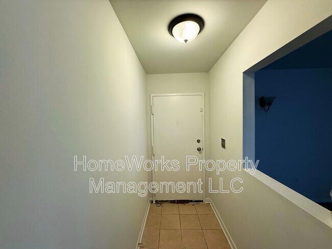 Photo - 9633 White Acre Rd Unit B4