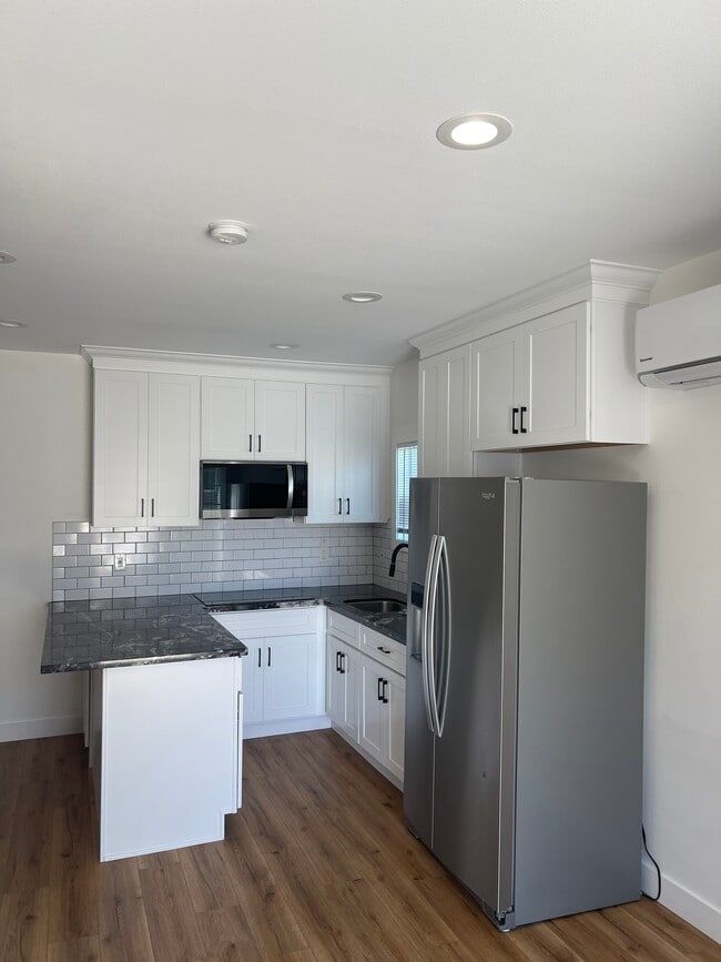 Photo - 12321 Bombardier Ave