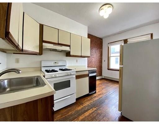 Building Photo - 18 Pearl St Unit 2