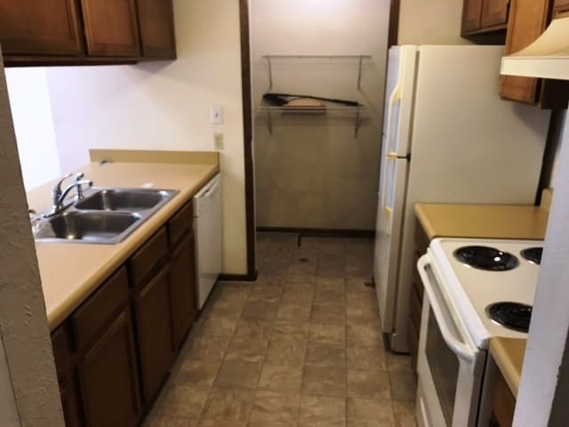Photo - Bright and spacious two Bedroom one Bath, big deck, great location! (34th)