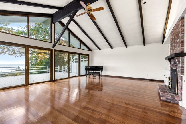 Photo - Year-round living on the shores of White B...