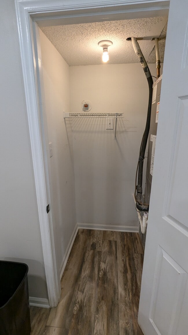 Photo - 2107 Alpine Rd