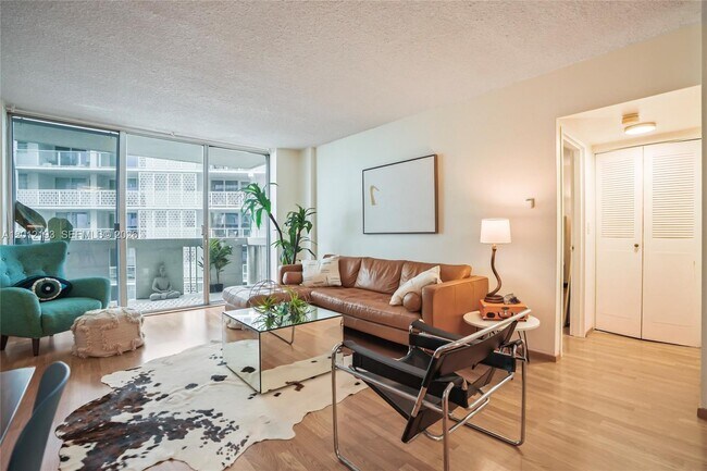 Photo - 800 West Ave Unidad 738