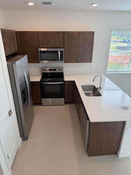 Photo - 147 Lakeside Lndg Ct