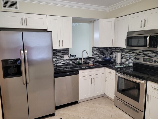 Photo - 14723 Cumberland Dr Unit Cumberland