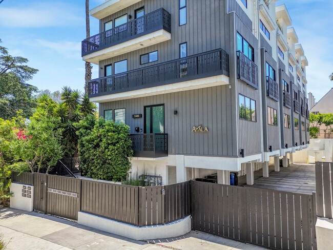 Building Photo - 1447 N Martel Ave