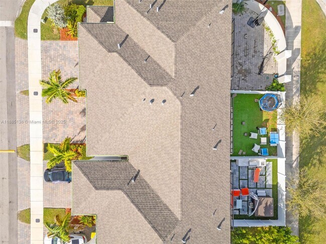 Photo - 809 SE 16th Ct